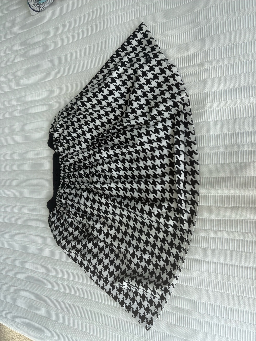 Black & White Houndstooth A-Line Skirt with Elastic Waistband